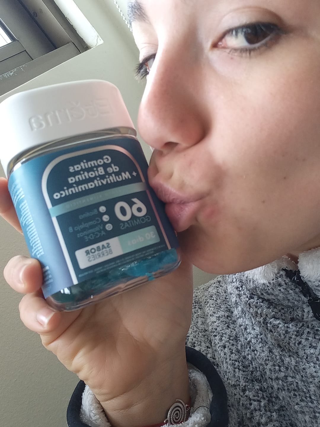 Customer photo review of Gomitas de Biotina y Multivitamínico