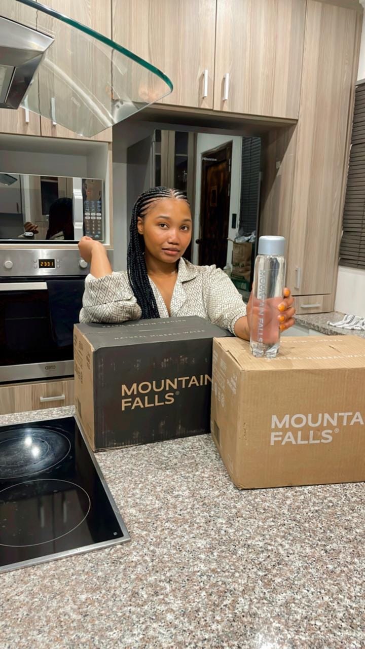 Customer photo review of 500ml Sparkling Mineral Water- Pack of 24