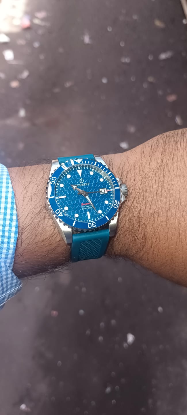 Customer photo review of SEATURTLE.OCEAN(TITANIUM) - Automatic Titanium Diver Watch | Sea Blue