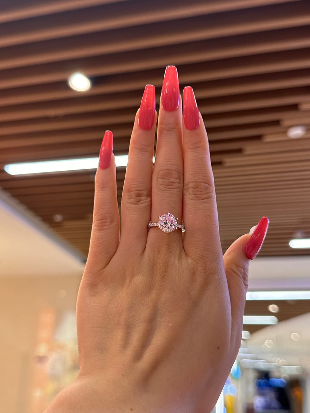 Customer photo review of Rodiffy Moissanite 2.0 Ct ～4.0 Ct Round Cut 6 Prong Promise Rings For Women