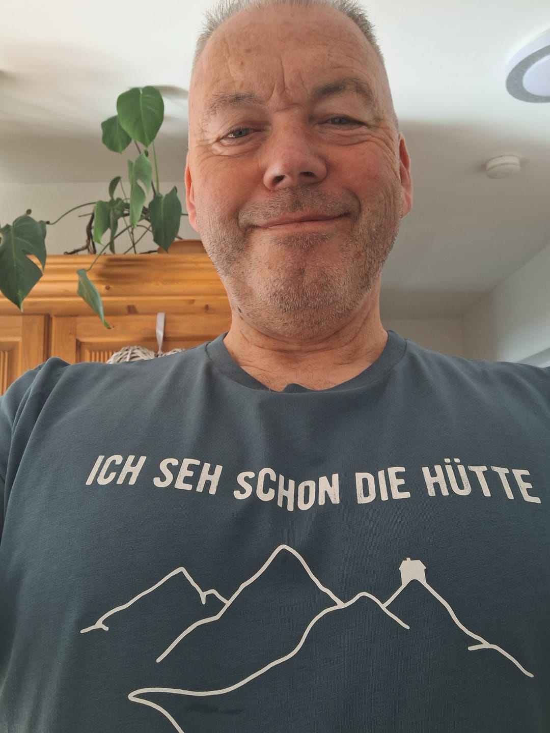 Customer photo review of Ich kenn da 'ne Abkürzung - Unisex Premium Organic Shirt