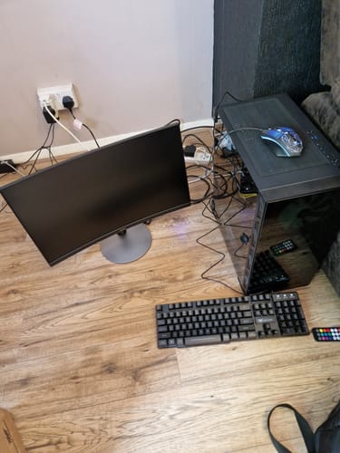 Customer photo review of NeonZilla - i5 10th 16GB GTX 1650 4GB 820MS