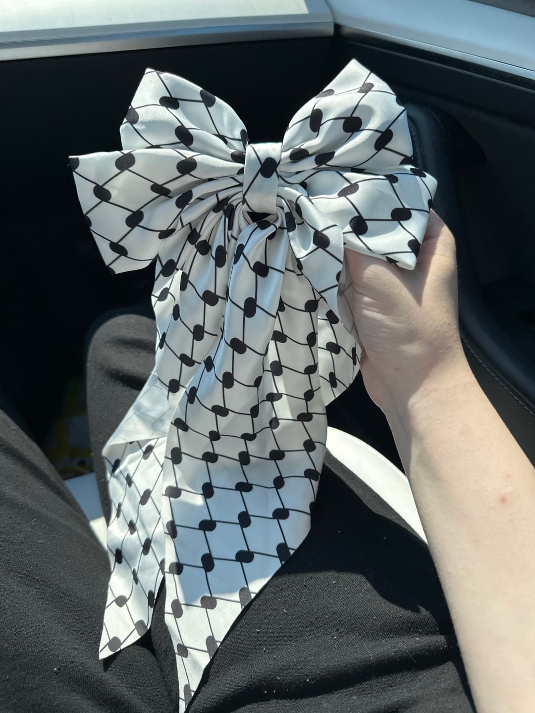 Customer photo review of Keffiyeh Hatta Hair Accessories - Scrunchie Bow Headband Bonnet Long Bows