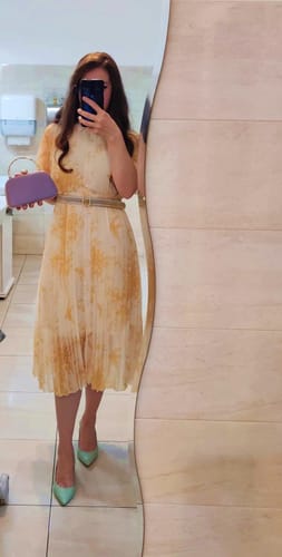 Customer photo review of Rochie Ruia galbena cu detalii florale si curea accesorizata