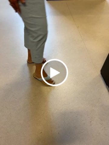 Customer video review of Enkle PU Flip Flops