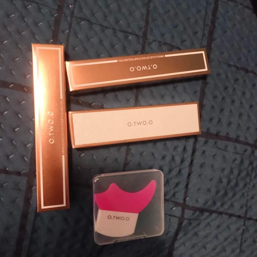 Customer photo review of O.TWO.O CAT-EYE STAMP EYELINER