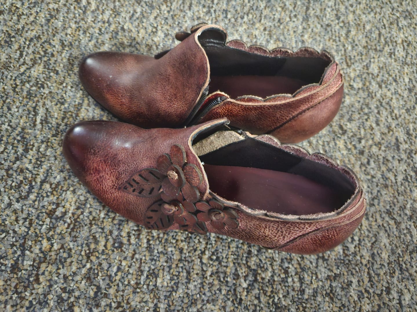 Customer photo review of Retro Handmade Floral Leather Low-Heel Pumps