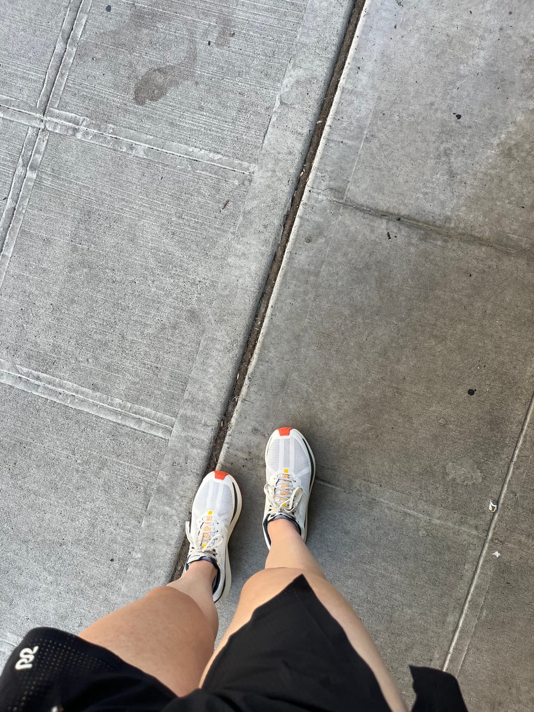 Customer photo review of weekdays, vintage white.