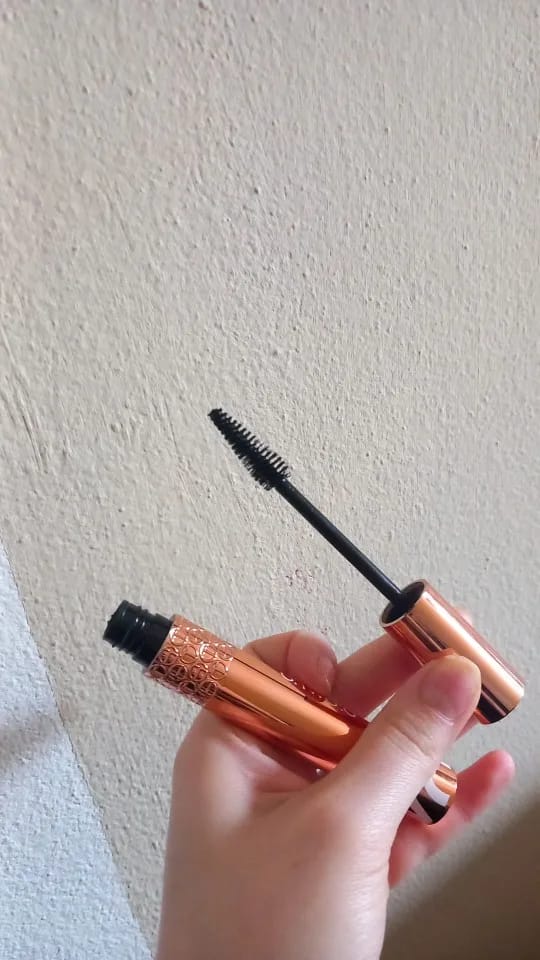 Customer photo review of O.TWO.O ULTRA BUSHY 5D WATERPROOF MASCARA