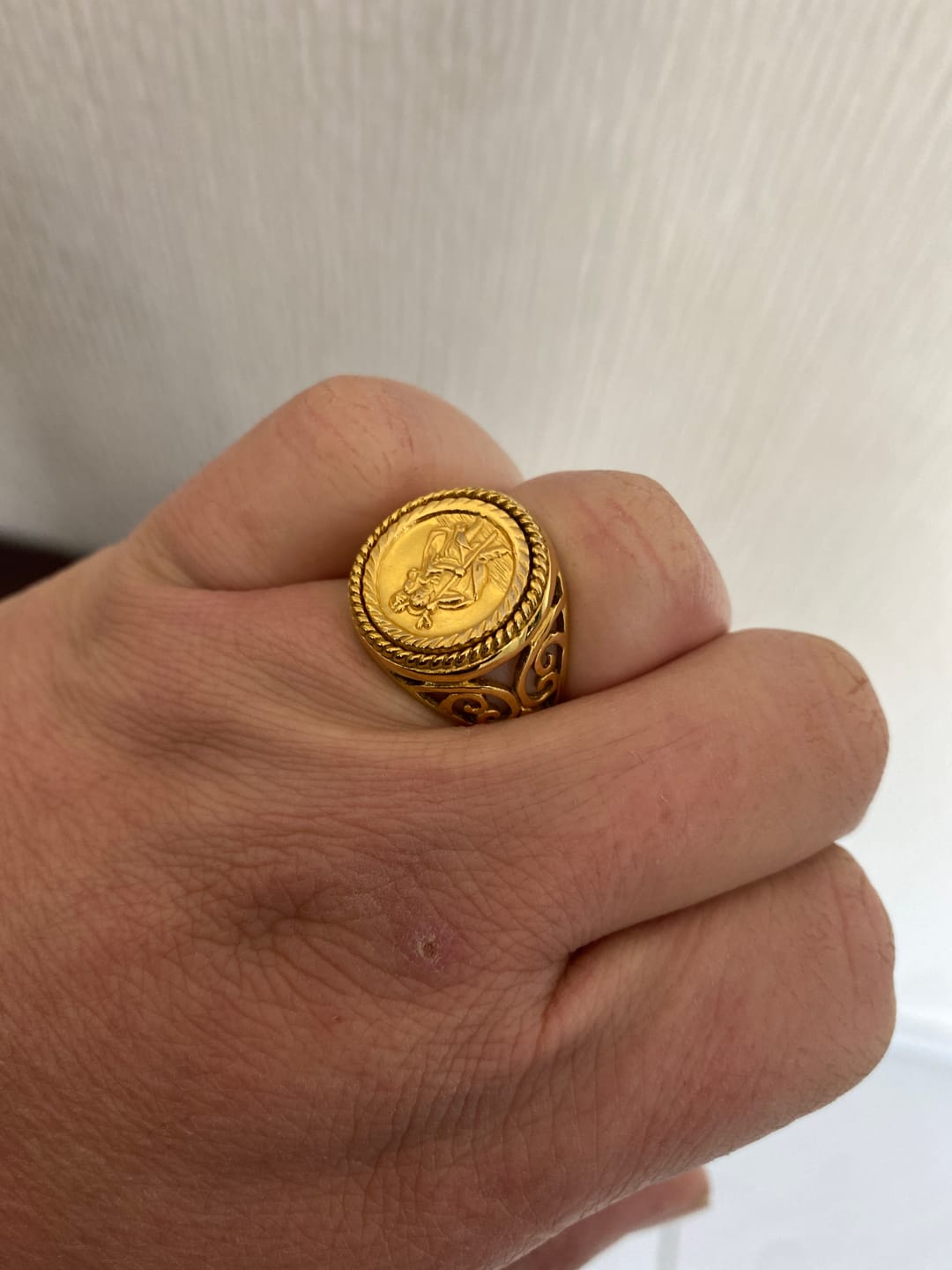 Customer photo review of Anillo St. Christopher Gold Victorian Edition Electroplatinado Oro 18k