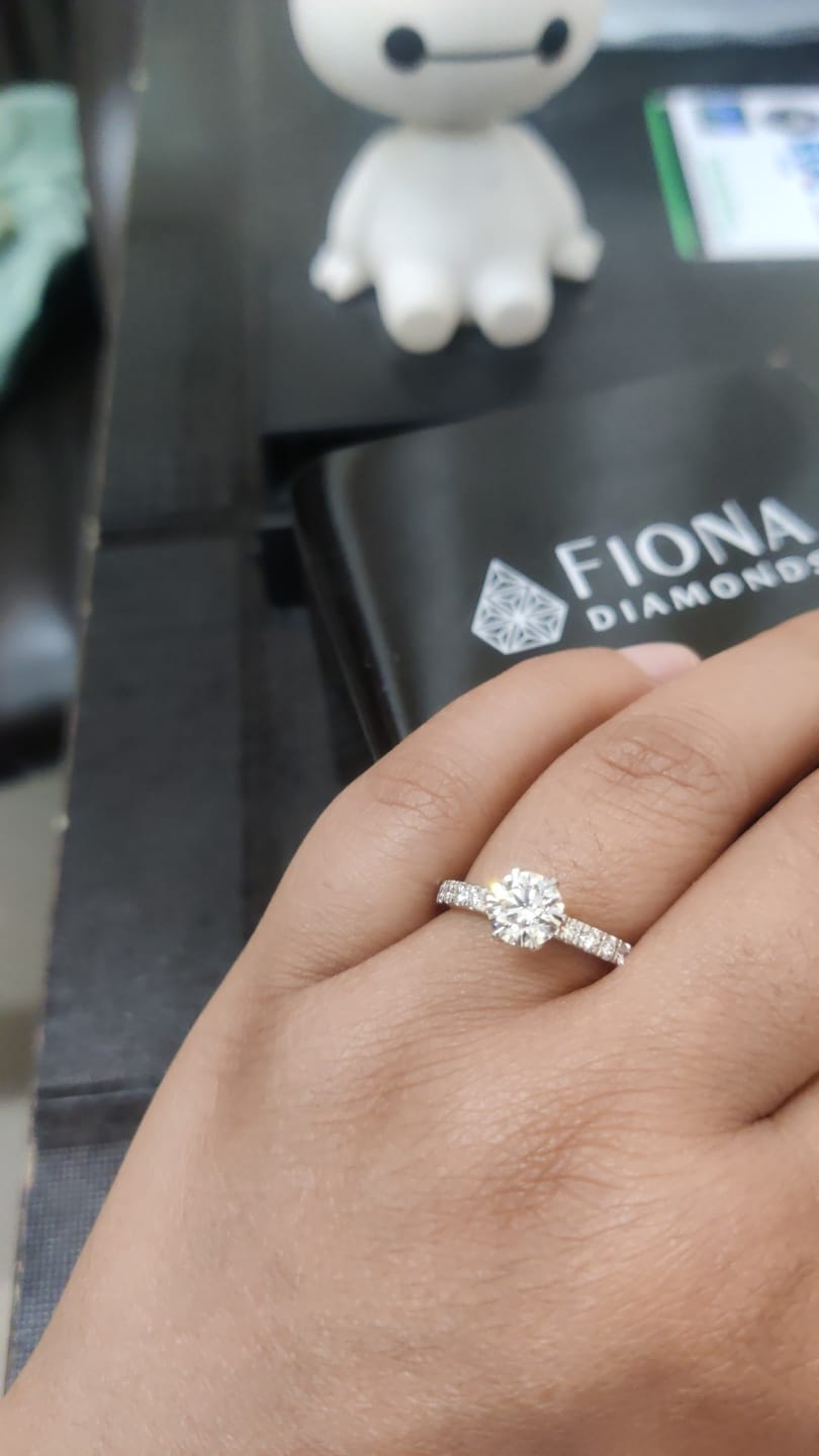 Customer photo review of Emma 0.85 Pointer Round Lab Diamond Ring