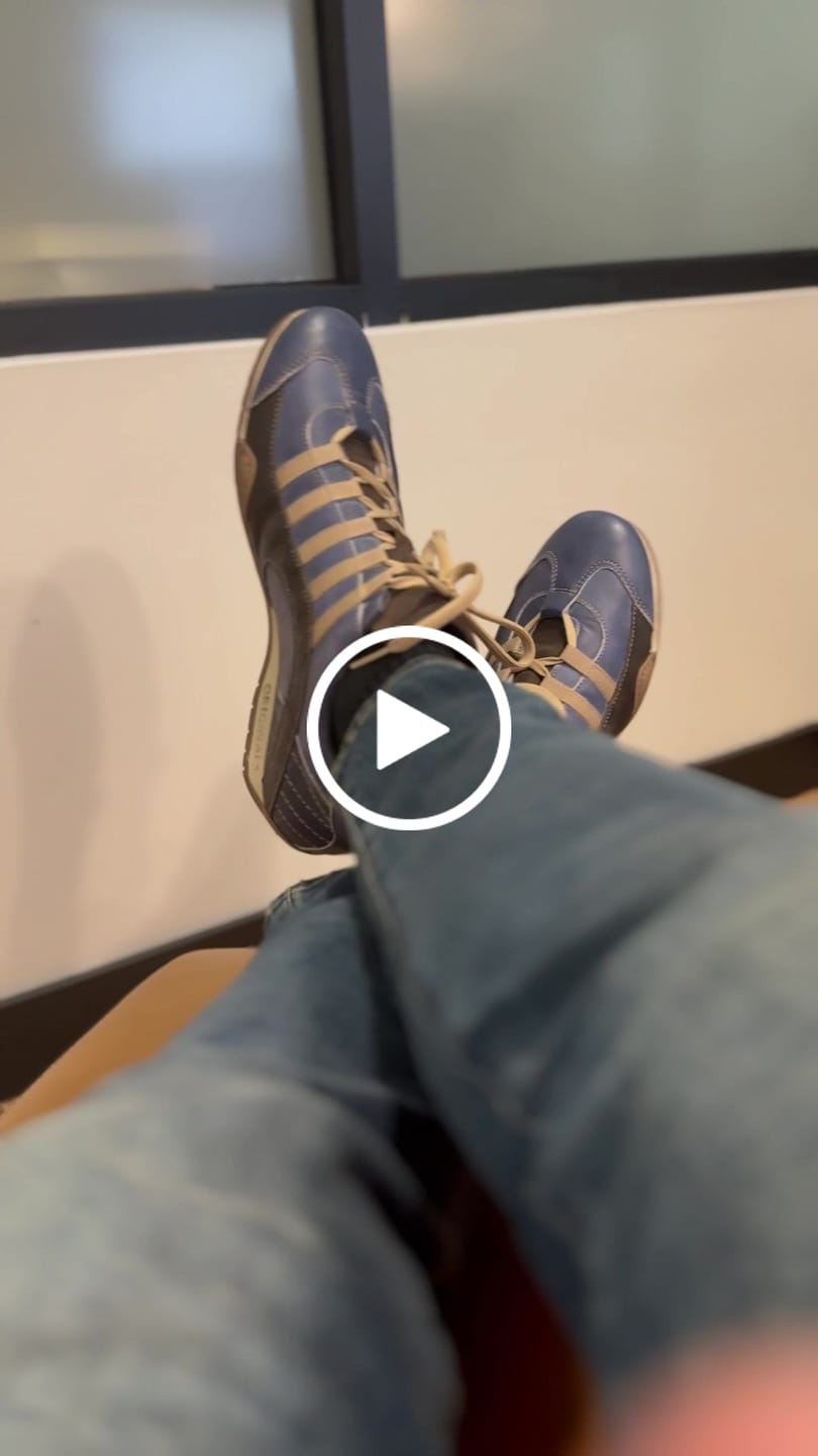 Customer video review of Men's GrandPrix Sneaker in Laguna Seca (Ocean Blue and Sand)