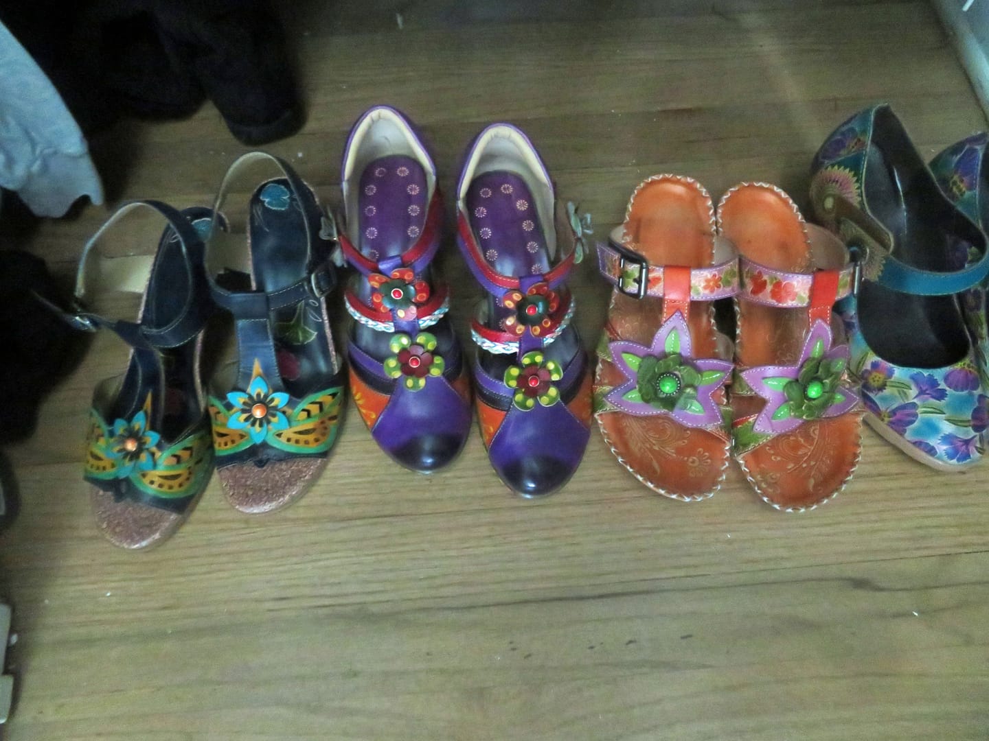 Customer photo review of Bohemian Leather Printing Stitching Non-slip Breathable Sandals