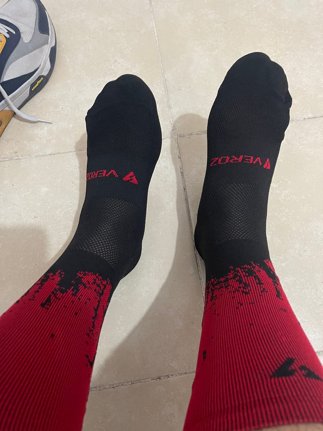 Customer photo review of Neptuno Negras Rojas Largas