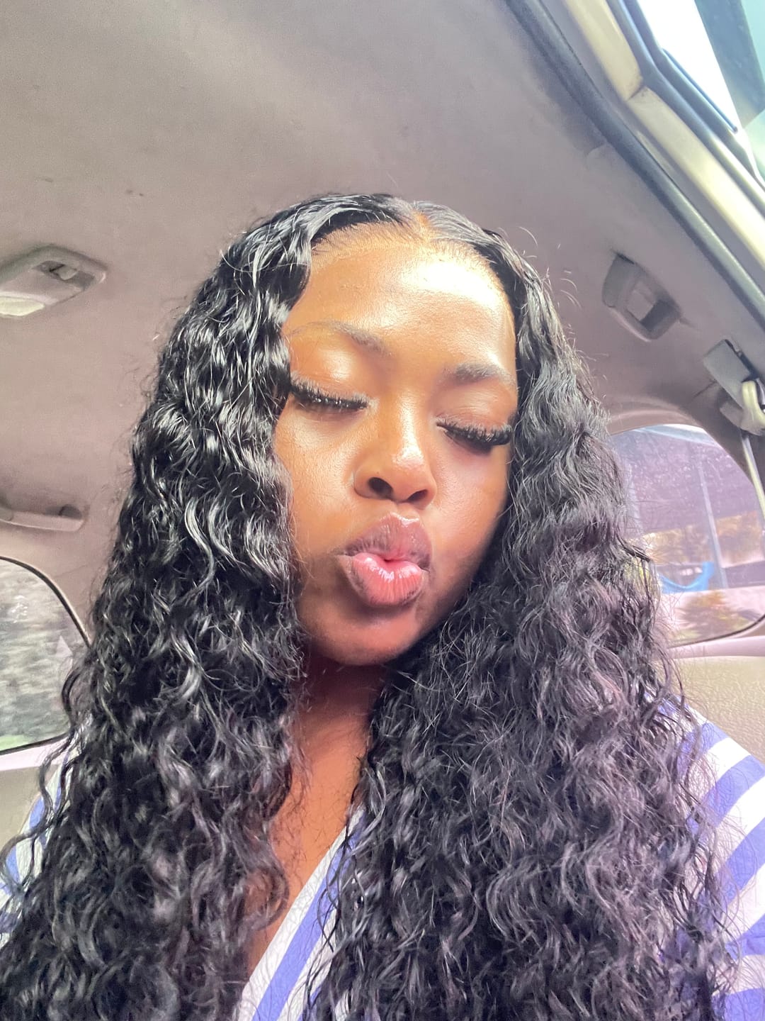 Customer photo review of Peruvian Full Lace Frontal Natural Wave 30 inch Wig
