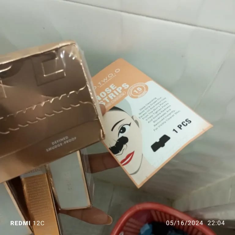 Customer photo review of O.TWO.O FLUFF SHAPING BROW WAX AND BROW CREAM