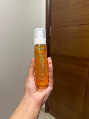 Customer photo review of Sunscent  Oud Body Mist ( Sunscreen Body Spray  SPF 50 PA+++ )