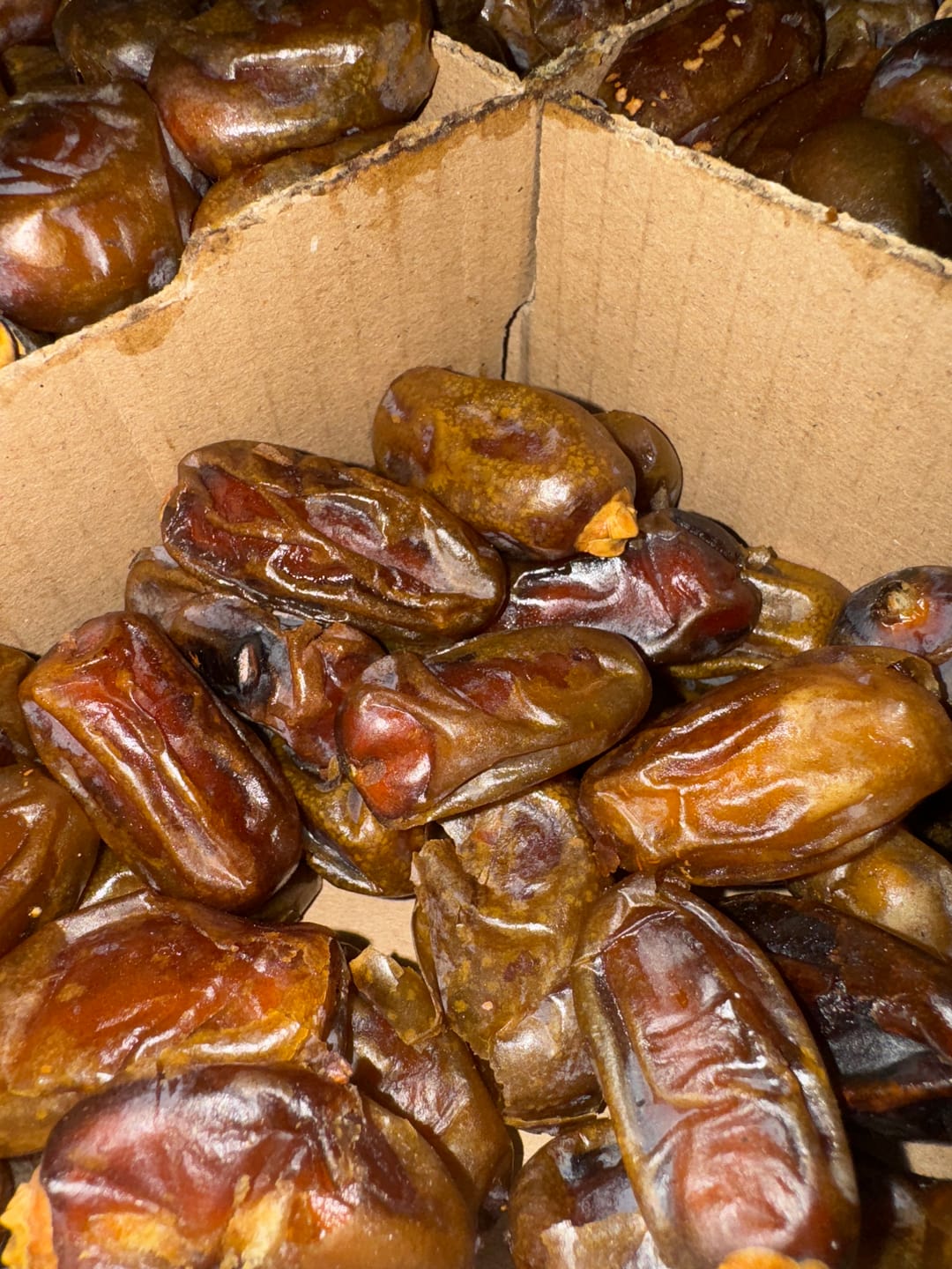 Customer photo review of Organic Halawi Dates Box