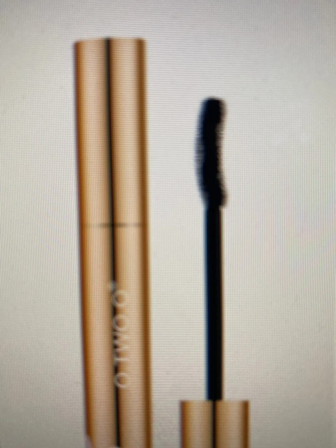 Customer photo review of O.TWO.O GOLD MASCARA