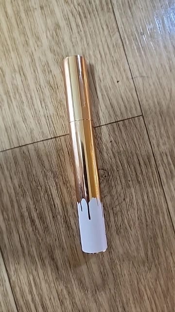 Customer photo review of O.TWO.O GOLD MASCARA