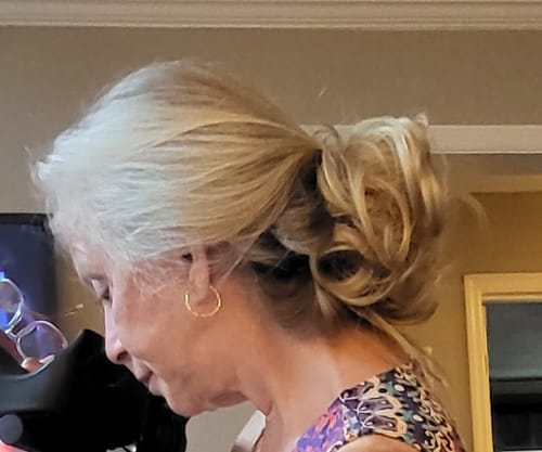 Customer photo review of Top Knot Messy Bun Ponytail Holder Hair Extension - Original