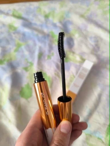 Customer photo review of O.TWO.O GOLD MASCARA