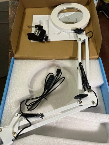 Customer photo review of Lampe loupe de bureau articulée