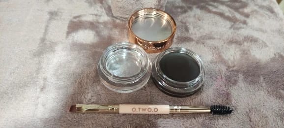 Customer photo review of O.TWO.O FLUFF SHAPING BROW WAX AND BROW CREAM