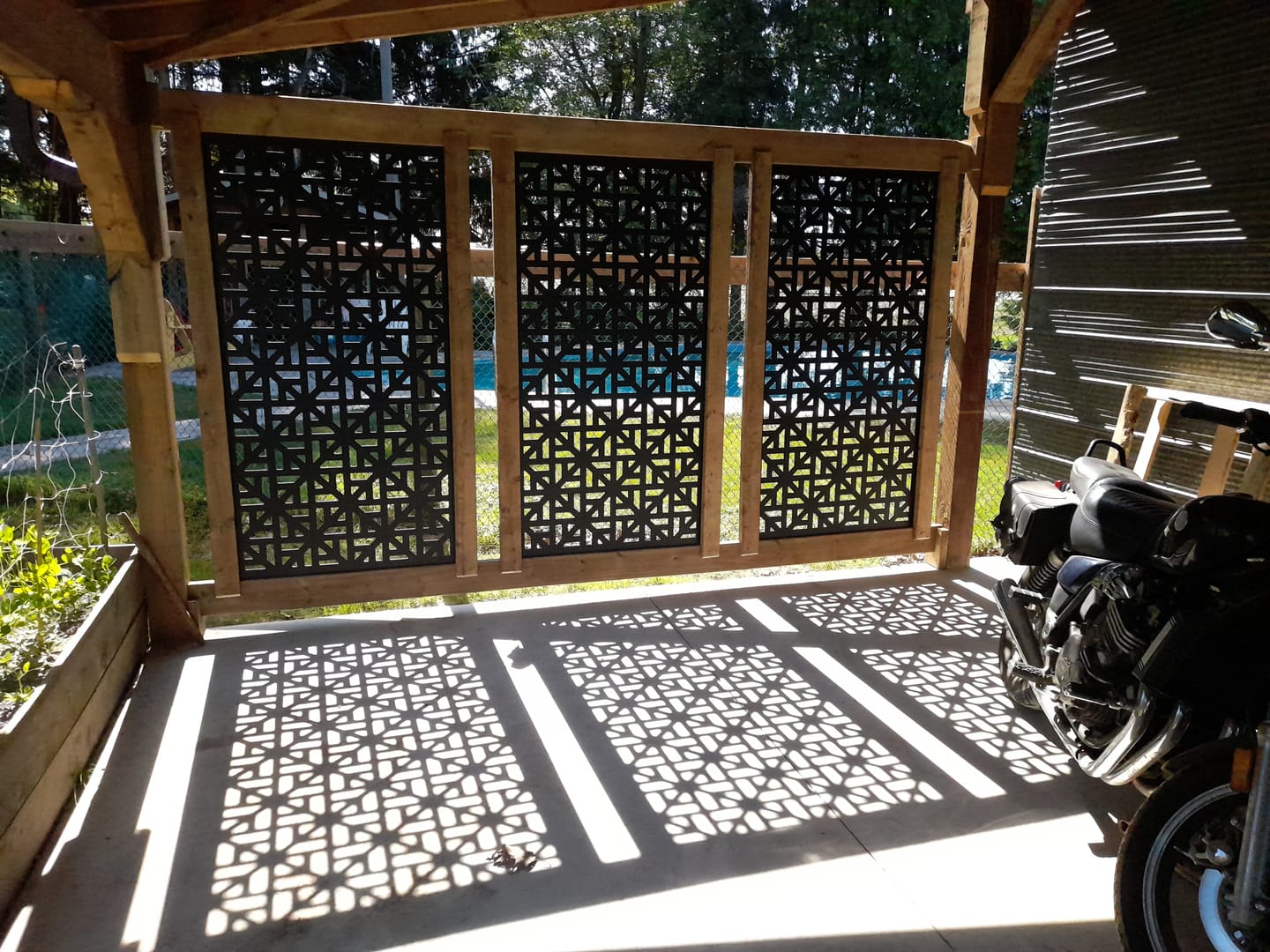 Customer photo review of Privacy Screen (Moderna)