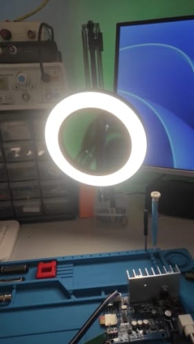 Customer photo review of Lampe loupe de bureau articulée