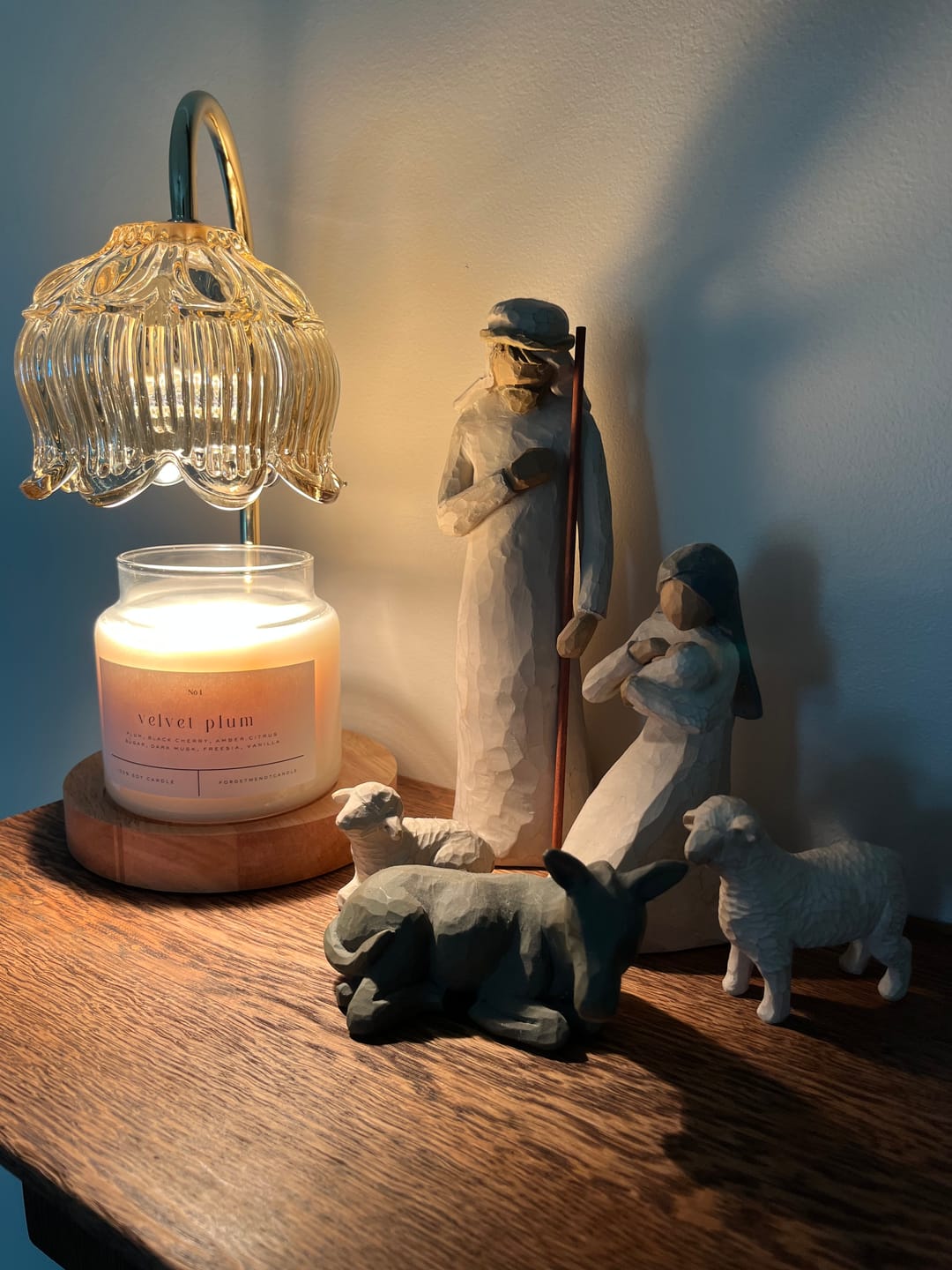 Customer photo review of Velvet Plum 22 oz Glass Candle