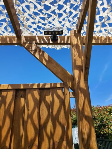 Customer photo review of Lampe murale solaire Puissante à détecteur de mouvements