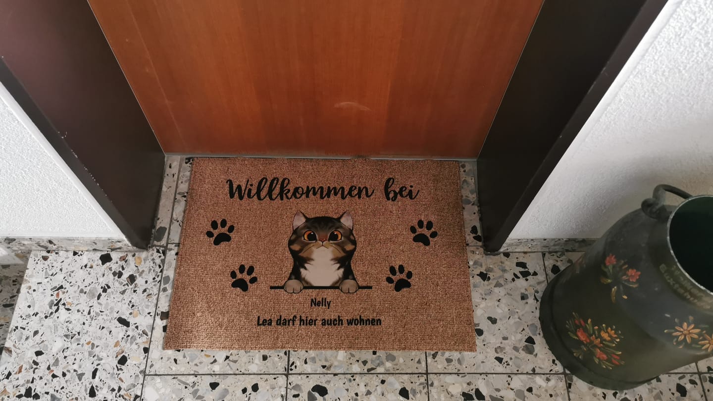 Customer photo review of Willkommen bei neugierigen Katzen - Individuelle Fußmatte