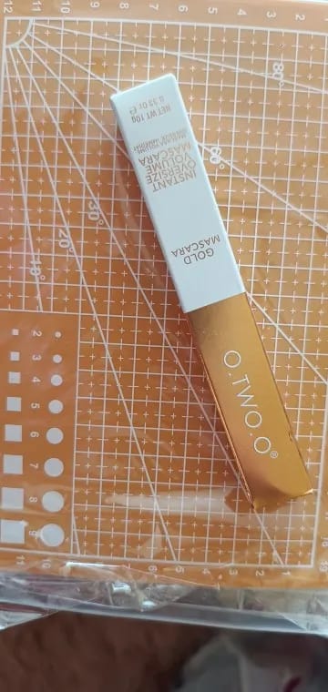 Customer photo review of O.TWO.O GOLD MASCARA