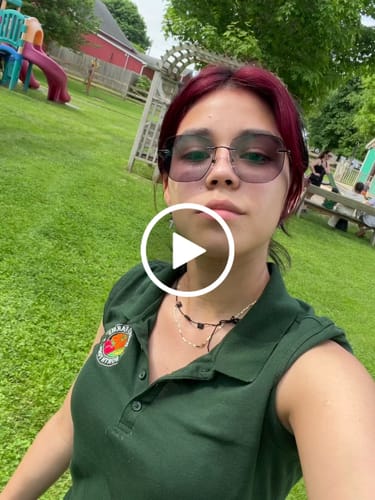 Customer video review of Evelyn