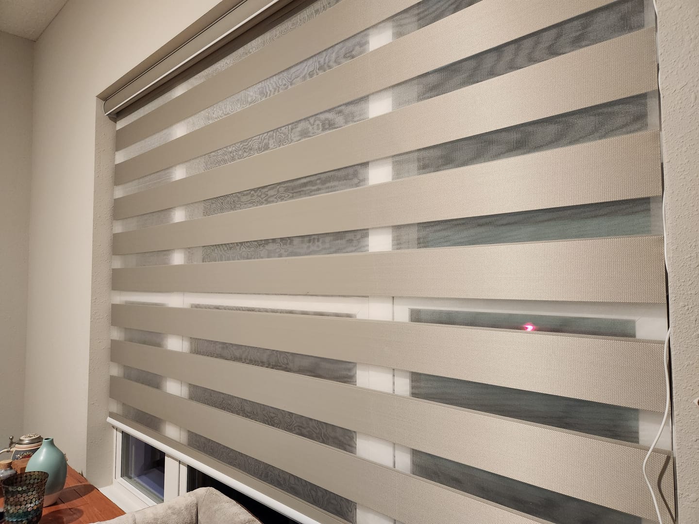 Customer photo review of SmartWings Motorized Zebra Shades 90% Blackout 95mm Astrid