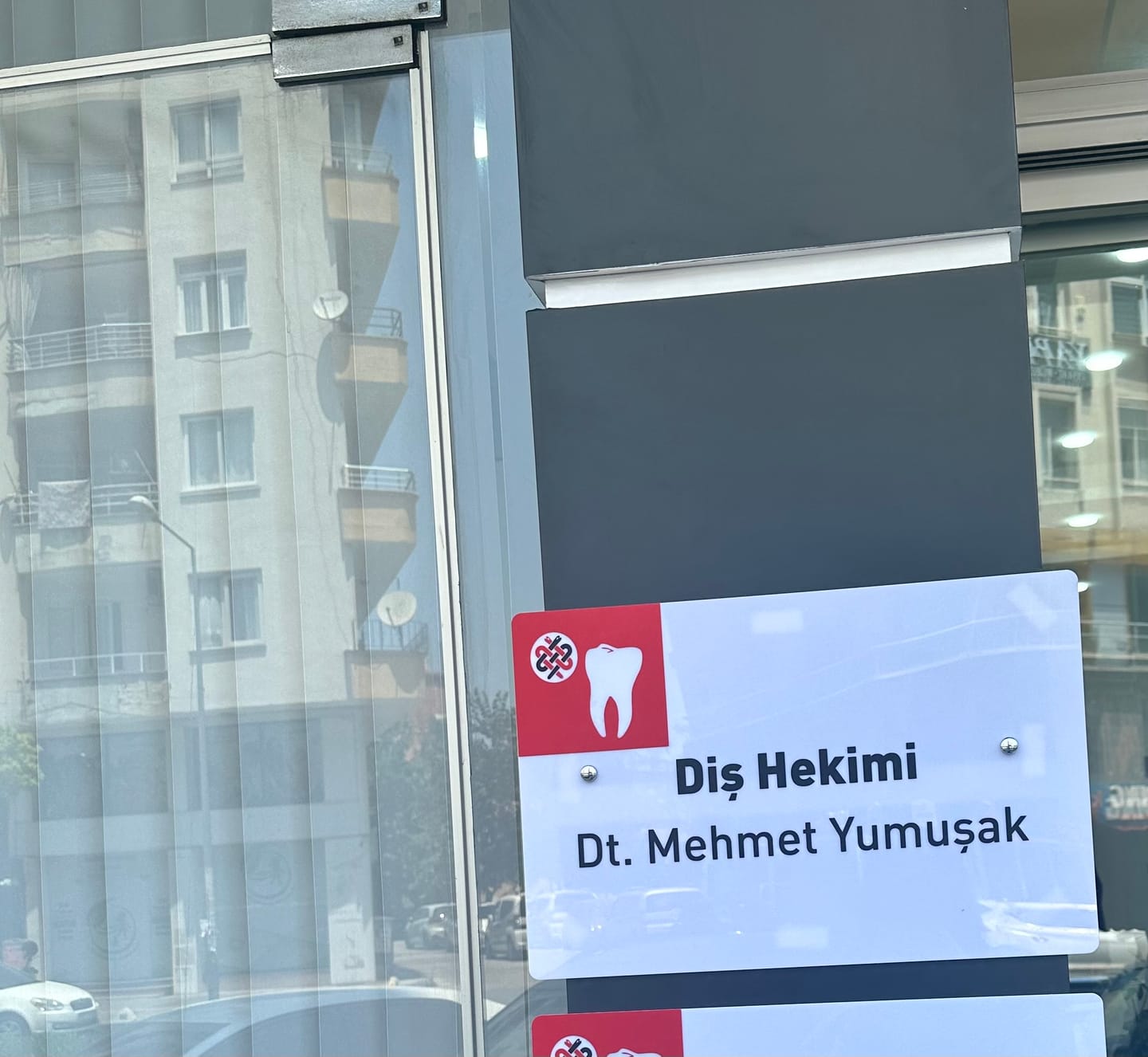 Customer photo review of Beyaz Pleksi Kapı Tabelası
