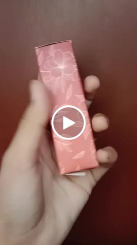 Customer video review of Orangish Lip & Cheek Tint - Pure Organic Liquid stain for lips, cheeks & eyelids - 100% Organic Lip Stain