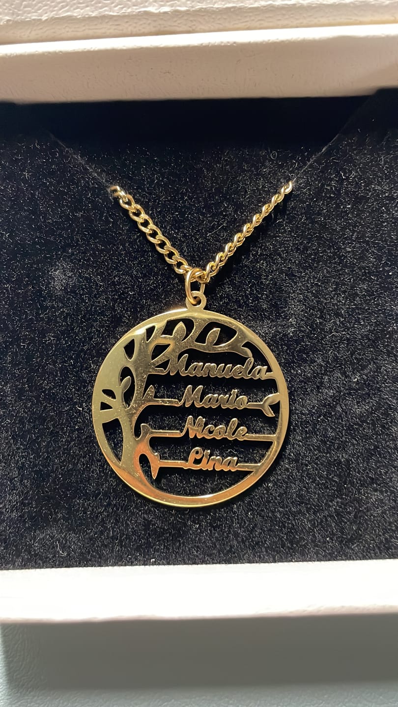Customer photo review of Lebensbaum Kette mit personalisierten Namen