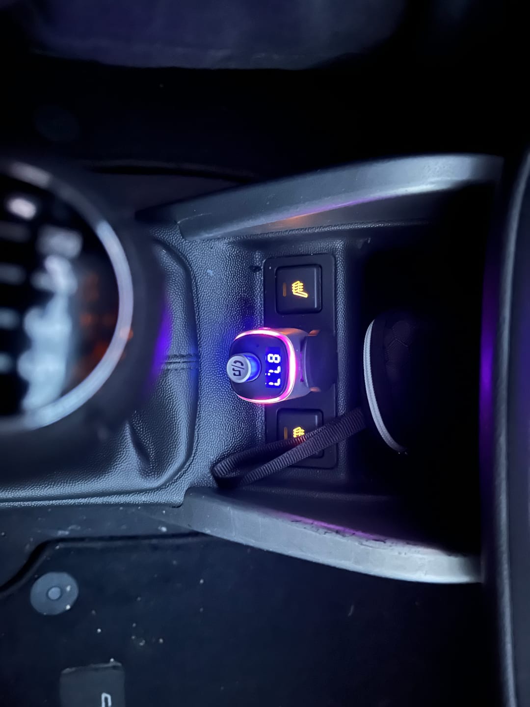 Customer photo review of Wegman Bluetooth FM Transmitter - Bluetooth carkit - Zilver