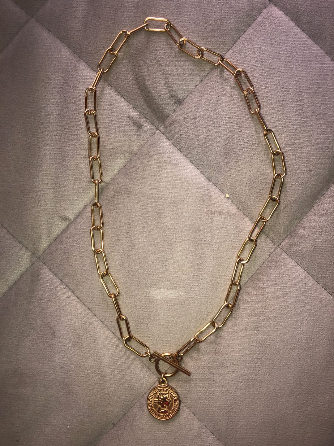 Customer photo review of Colar New York Cents Banhado em Ouro 18K