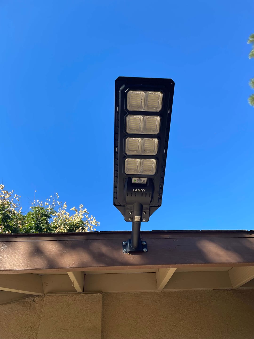 Customer photo review of 4 pack 200W solar street lights 20000 lumens