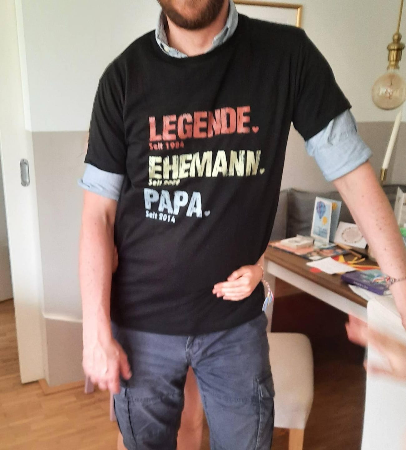Customer photo review of Legende, Ehemann, Papa und Opa - Personalisiertes T-Shirt für Papa und Opa