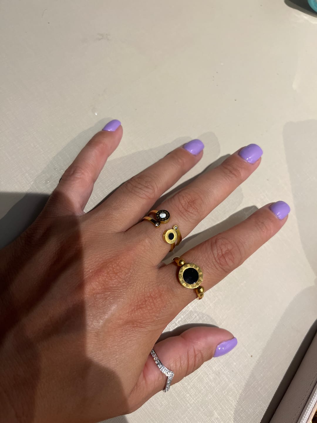 Customer photo review of Anel Giratório Numeral Romanos Banhado em Ouro 18K