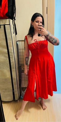 Customer photo review of DELILAH MIDI DRESS