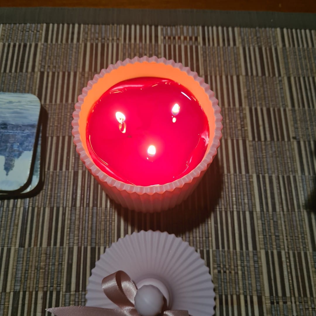 Customer photo review of Winter Rose (Candle)