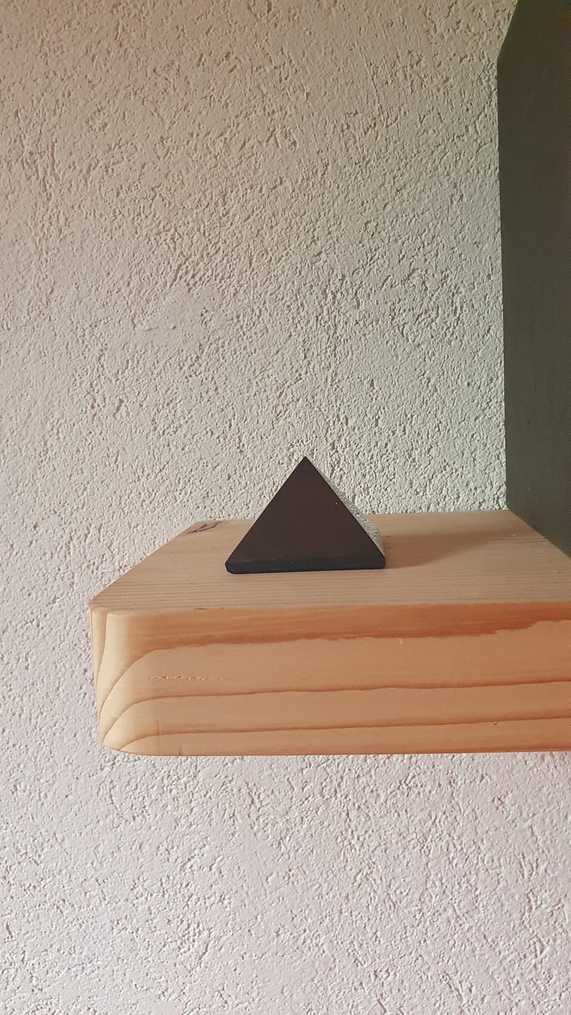 Customer photo review of Schungit Pyramide aus Karelien