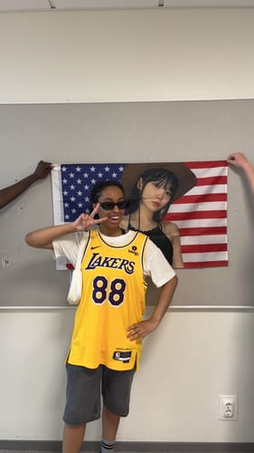 Customer photo review of Le Sserafim Basketball Jersey