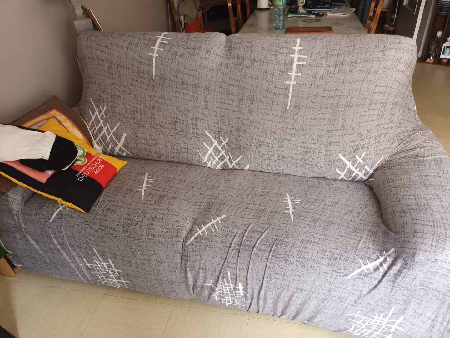 Customer photo review of Gris Fine - Housse de Canapé Extensible
