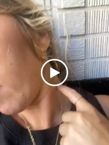 Customer video review of Pendientes Universe